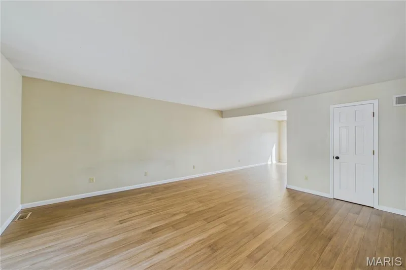 Main living room with coat closet — 3405 Sherman Park Drive #4C, St Charles, MO 63303