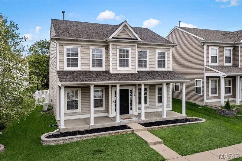 2018 Village Glen Drive, Wentzville, MO 63385 — listing photo 3 of 51