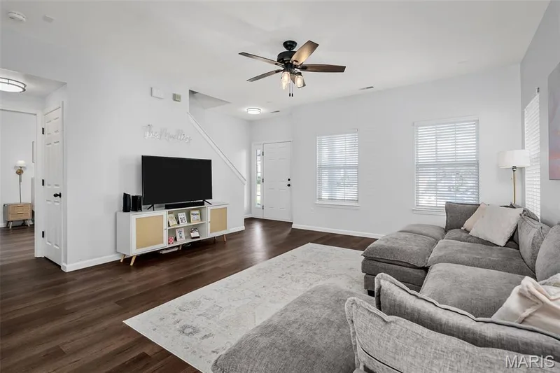 2018 Village Glen Drive, Wentzville, MO 63385 — listing photo 10 of 51