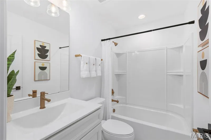 2 Aspen II At Wilmer Crossing, Wentzville, MO 63385 — listing photo 6 of 27