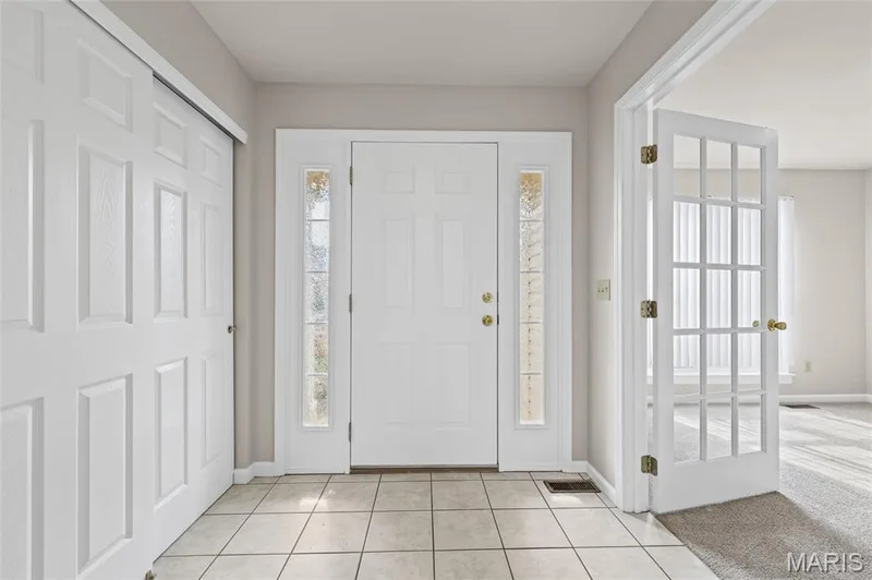 1117 Spring Orchard Drive, O'Fallon, MO 63368 — listing photo 3 of 28