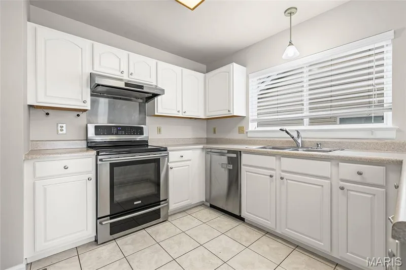 1117 Spring Orchard Drive, O'Fallon, MO 63368 — listing photo 11 of 28