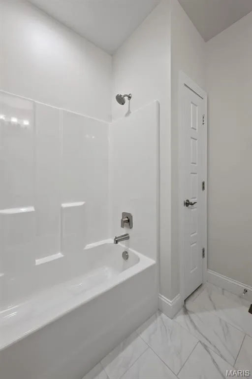 Tub/Shower in Secondary Bathroom — 149 Haven Ridge Court, Dardenne Prairie, MO 63368