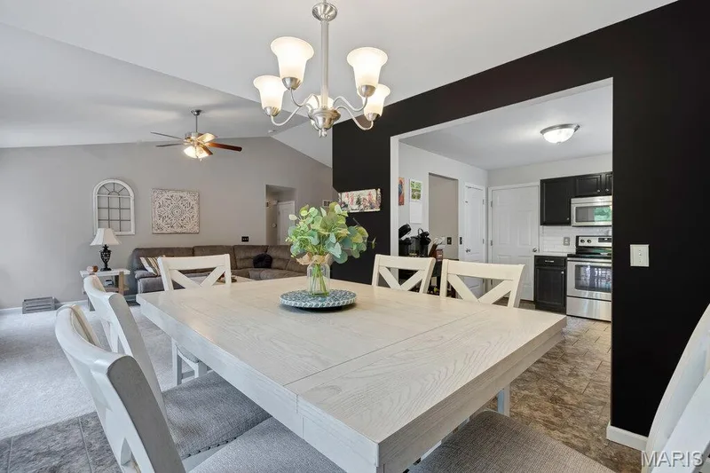 211 Discovery Village Circle, Wentzville, MO 63385 — listing photo 11 of 48