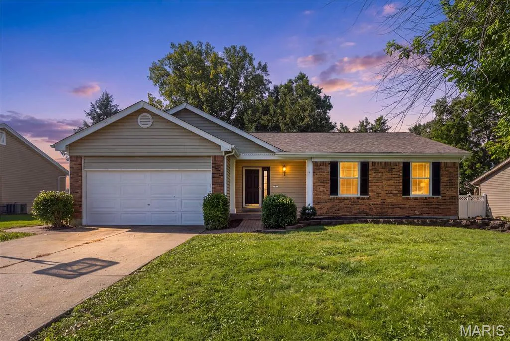 4241 Golden Wheat Drive, St Charles, MO 63304 — listing photo 1 of 25