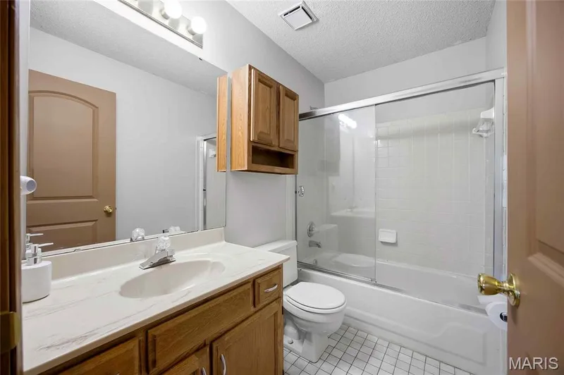 4241 Golden Wheat Drive, St Charles, MO 63304 — listing photo 12 of 25