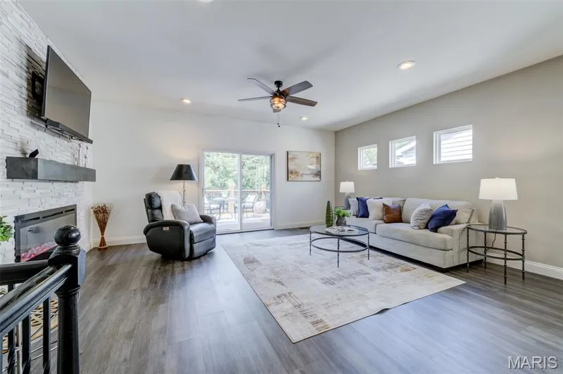 1039 Silo Bend Drive, Wentzville, MO 63385 — listing photo 10 of 43