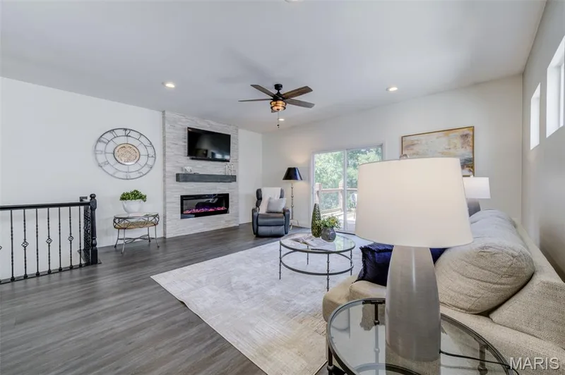 1039 Silo Bend Drive, Wentzville, MO 63385 — listing photo 11 of 43