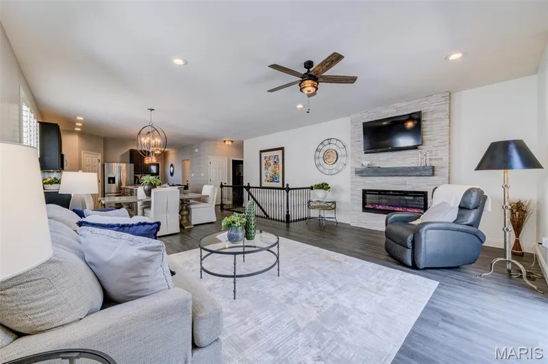 1039 Silo Bend Drive, Wentzville, MO 63385 — listing photo 12 of 43