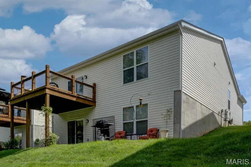 1039 Silo Bend Drive, Wentzville, MO 63385 — listing photo 35 of 43