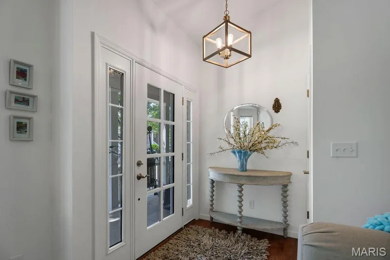 This villa is nice and neutral, offering many amazing features and amenities. — 781 Queens Court Place, St Peters, MO 63376