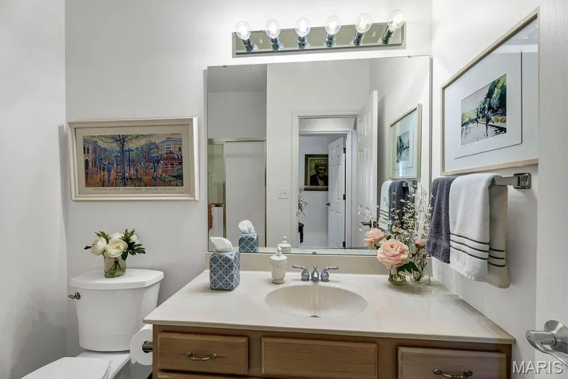 Hall bathroom offering a tub/shower combination. — 781 Queens Court Place, St Peters, MO 63376