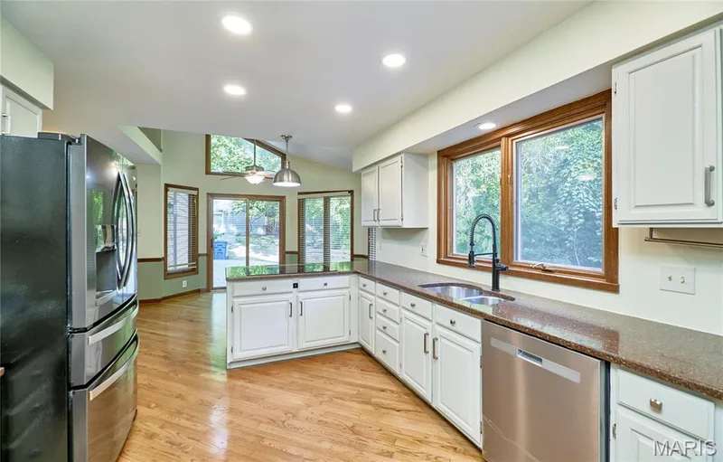 1921 Wolfcreek Pass Court, Wildwood, MO 63011 — listing photo 16 of 79