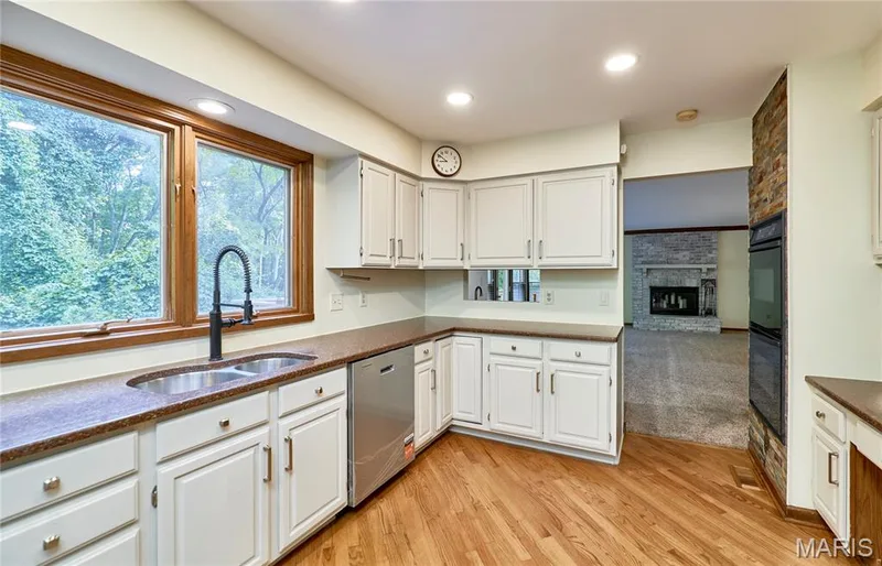 1921 Wolfcreek Pass Court, Wildwood, MO 63011 — listing photo 18 of 79