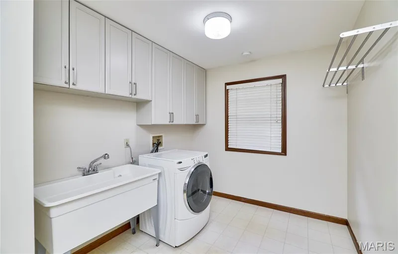 1921 Wolfcreek Pass Court, Wildwood, MO 63011 — listing photo 35 of 79