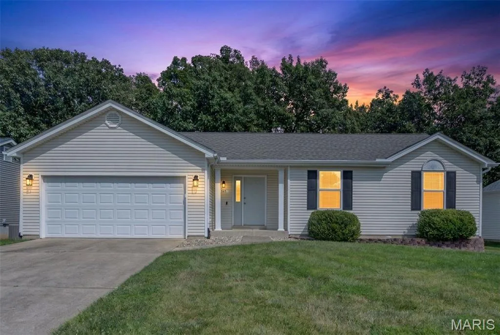 Welcome to 868 Molloy Drive!! — 868 Molloy Drive, O'Fallon, MO 63366
