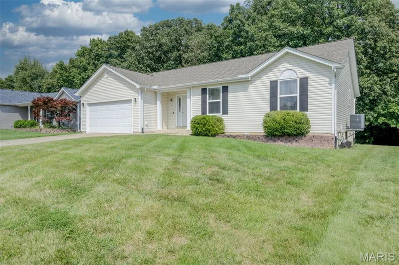 868 Molloy Drive, O'Fallon, MO 63366 — listing photo 4 of 57