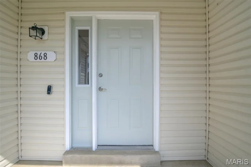 Front Entry Door — 868 Molloy Drive, O'Fallon, MO 63366