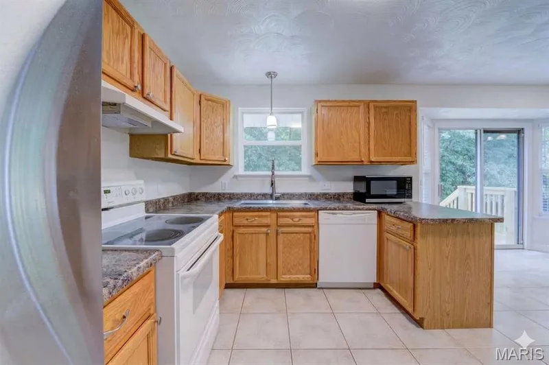 Kitchen — 868 Molloy Drive, O'Fallon, MO 63366