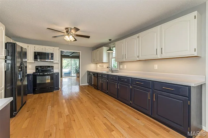 Huge Kitchen with under cabinet lighting and lots of cabinets — 17723 Mueller Road, Wildwood, MO 63038