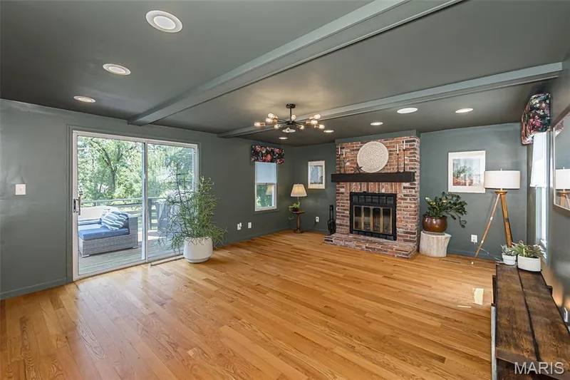 Spacious family room with beamed ceiling and lots of lights — 17723 Mueller Road, Wildwood, MO 63038