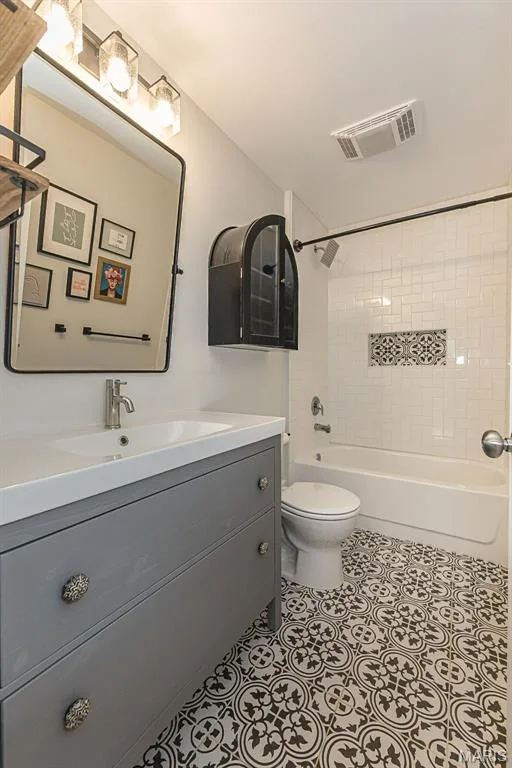 Remodeled bathroom — 17723 Mueller Road, Wildwood, MO 63038