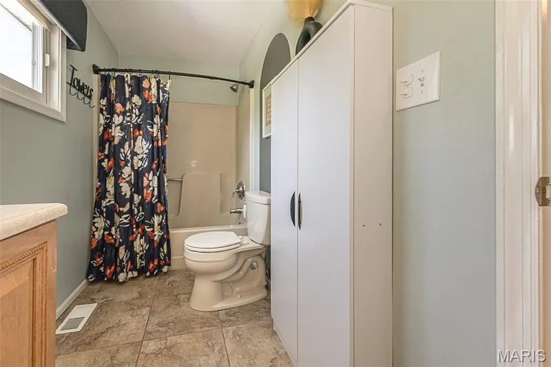 Built in storage cabinet — 17723 Mueller Road, Wildwood, MO 63038