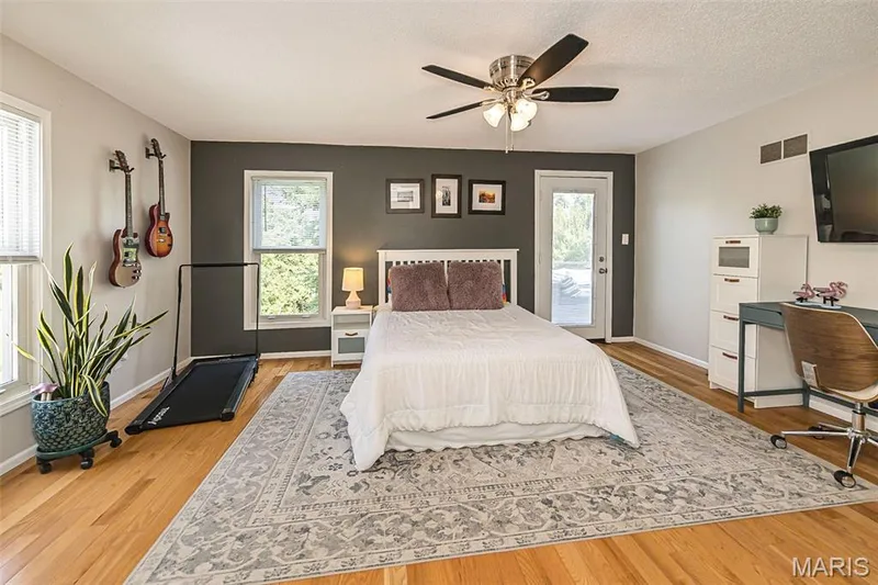 Large Bedroom with His and Hers closets — 17723 Mueller Road, Wildwood, MO 63038