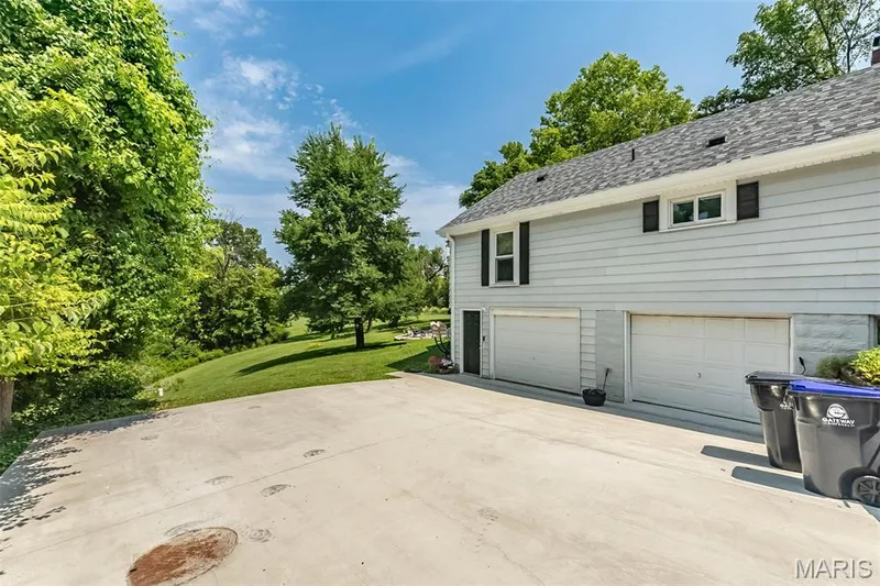 2 separate garages with garage door openers — 17723 Mueller Road, Wildwood, MO 63038