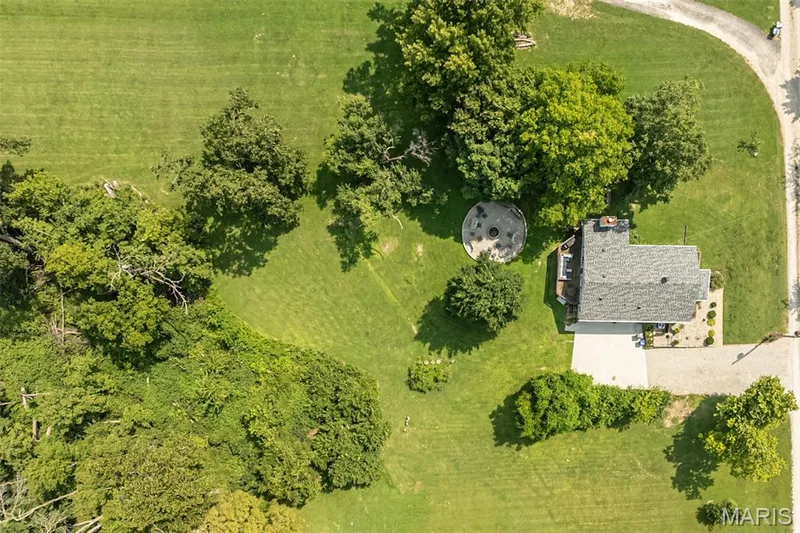 Beautiful, private spacious yard — 17723 Mueller Road, Wildwood, MO 63038