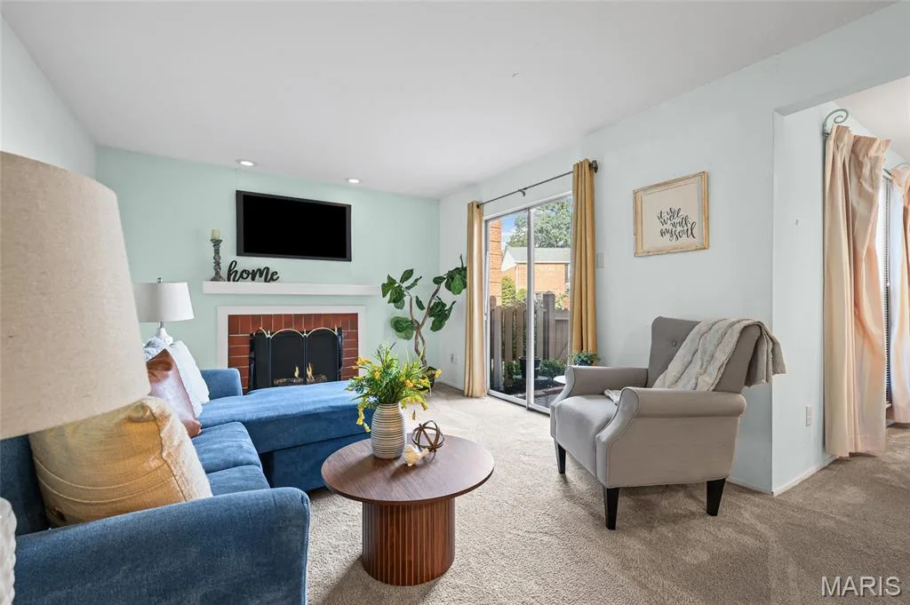 13419 Land O Woods Drive #1, Chesterfield, MO 63141 — listing photo 1 of 30