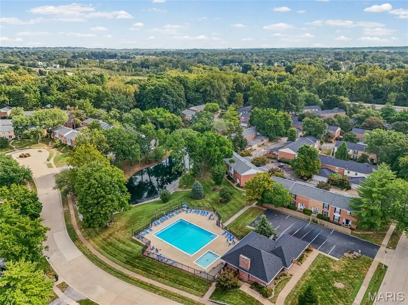 13419 Land O Woods Drive #1, Chesterfield, MO 63141 — listing photo 27 of 30