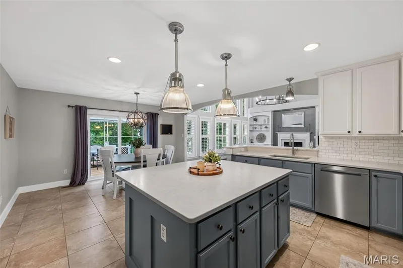 932 Bentley Park Circle, O'Fallon, MO 63368 — listing photo 16 of 89
