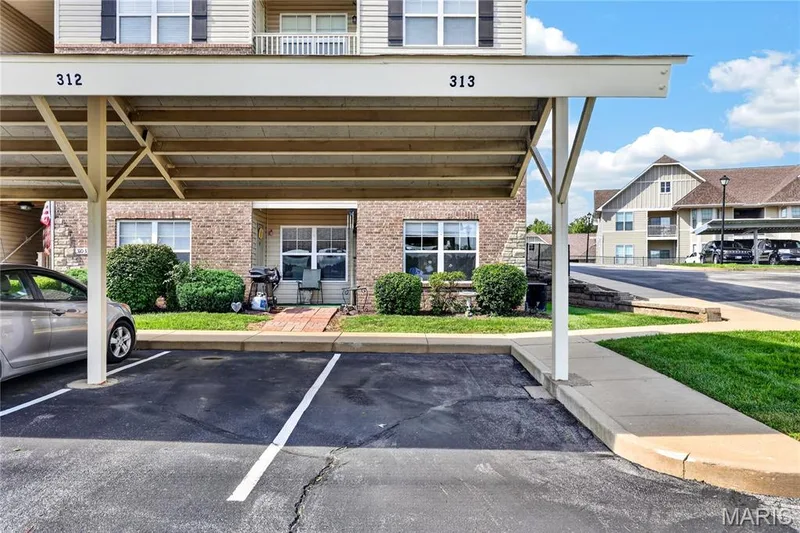 313 Bramblett Hills, O'Fallon, MO 63366 — listing photo 2 of 34