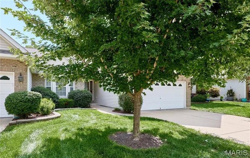 239 Park Ridge Drive #74B, O'Fallon, MO 63366 — listing photo 3 of 72