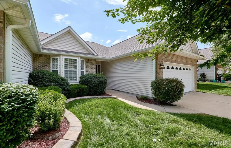 239 Park Ridge Drive #74B, O'Fallon, MO 63366 — listing photo 4 of 72