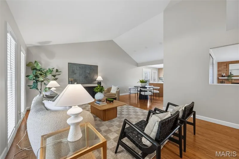165 Saddleford Drive, Chesterfield, MO 63017 — listing photo 2 of 42