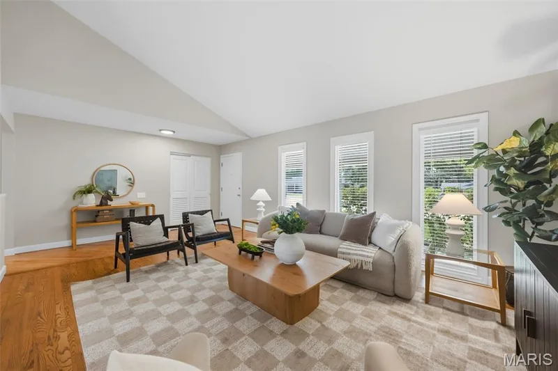 165 Saddleford Drive, Chesterfield, MO 63017 — listing photo 3 of 42