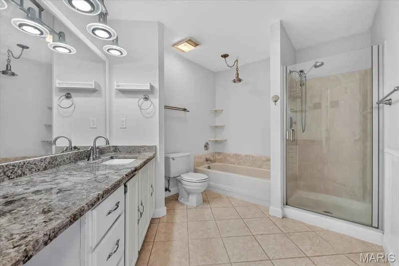 Large Master Bath!! — 16252 Lea Oak Court, Chesterfield, MO 63017