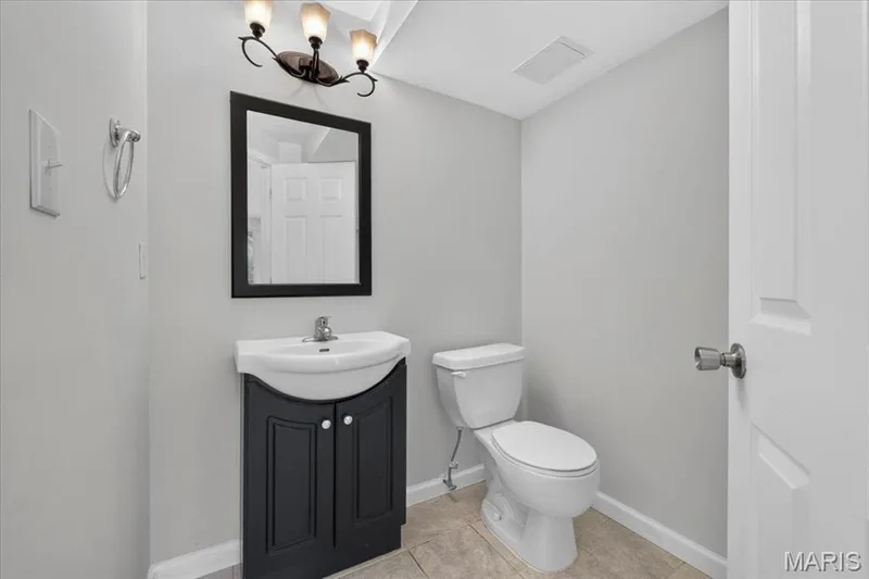 Lower Level Bathroom — 16252 Lea Oak Court, Chesterfield, MO 63017