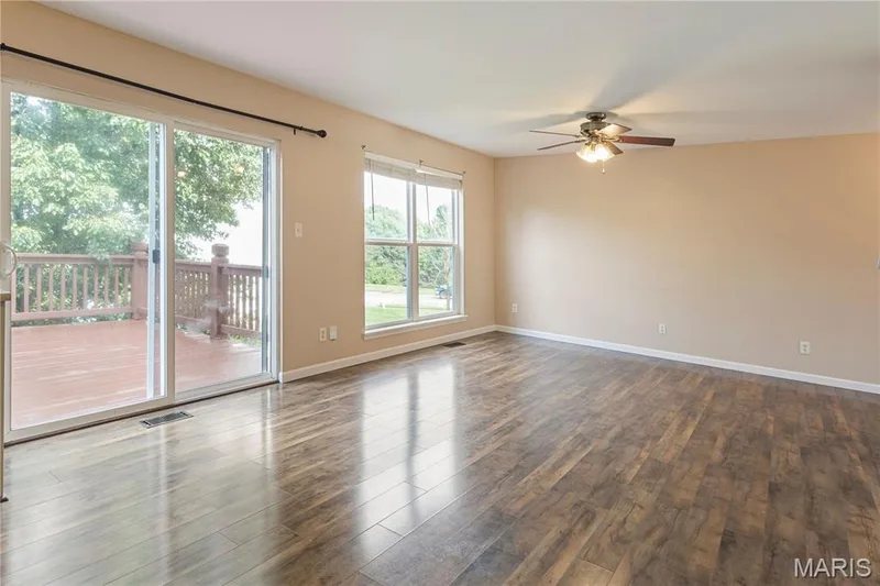 114 Waterside Crossing Drive, St Peters, MO 63376 — listing photo 5 of 27