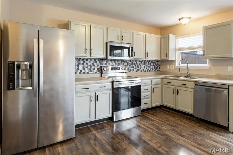 114 Waterside Crossing Drive, St Peters, MO 63376 — listing photo 8 of 27