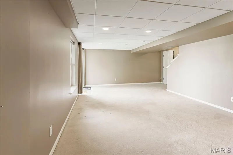 Walk out lower level perfect for entertaining — 114 Waterside Crossing Drive, St Peters, MO 63376