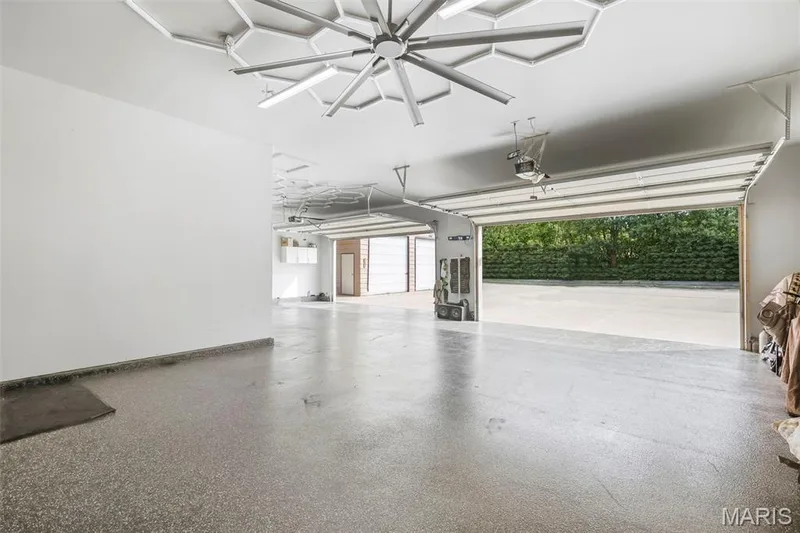 Epoxy floors and room for storage — 1 Priority Drive N, Wentzville, MO 63385