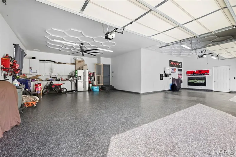 33x22 space for extra long vehicles — 1 Priority Drive N, Wentzville, MO 63385