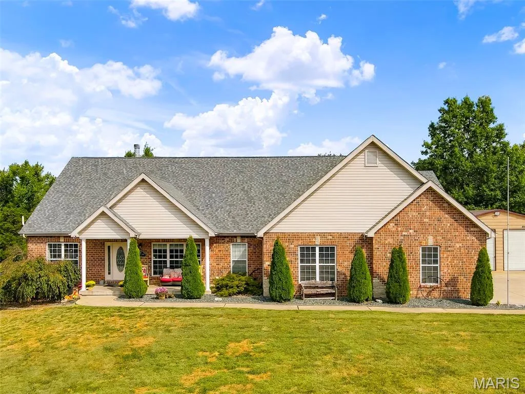 Beautiful brick ranch on acreage in Wentzville — 1 Priority Drive N, Wentzville, MO 63385