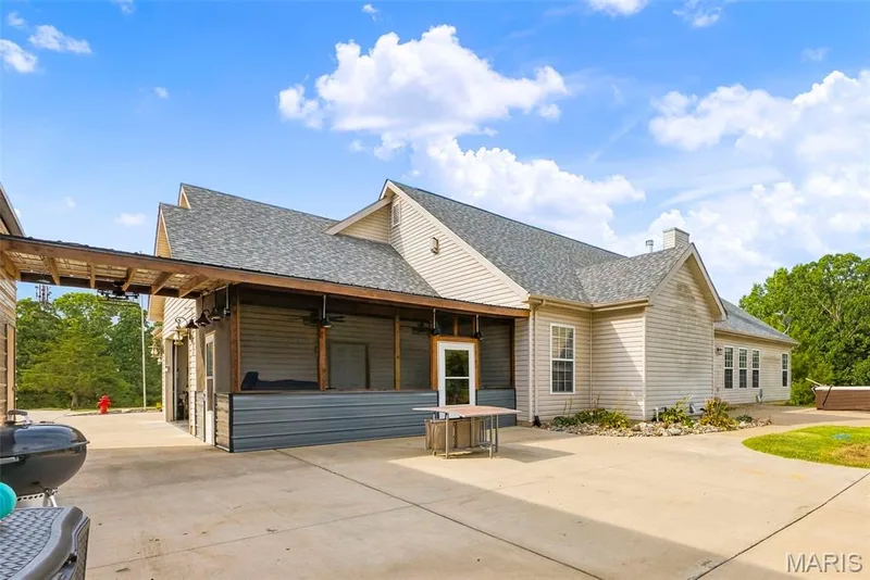 Screened in porch — 1 Priority Drive N, Wentzville, MO 63385