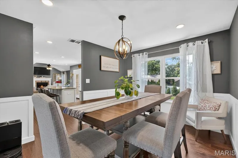 Perfect for Entertaining! — 303 Whispering Woods Drive, St Peters, MO 63304