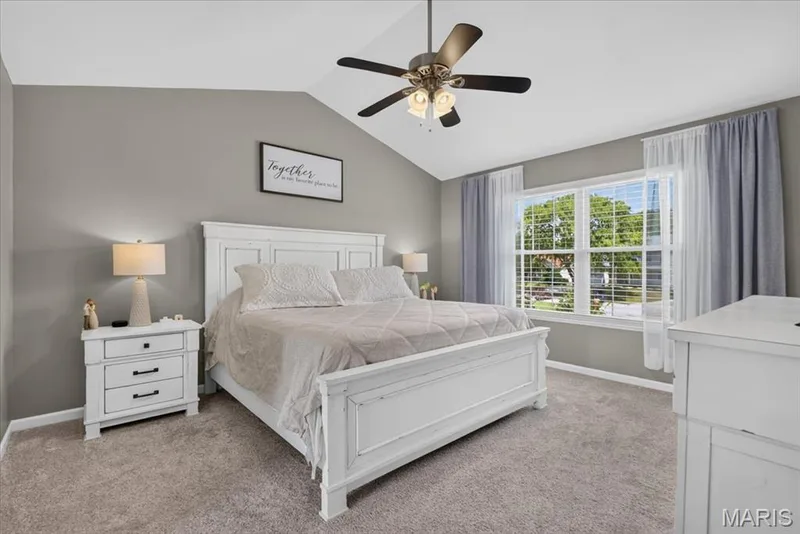 Spacious room with vaulted ceiling, walk-in closet and luxury bath — 303 Whispering Woods Drive, St Peters, MO 63304