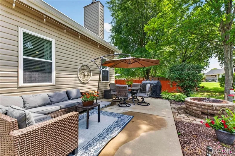 Super entertainment area — 303 Whispering Woods Drive, St Peters, MO 63304
